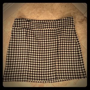 Cute houndstooth mini skirt